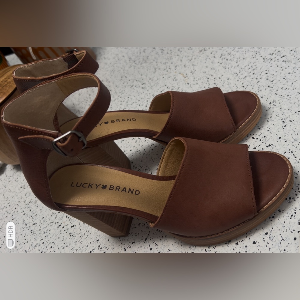 Lucky Brand Women's Brown Sandals/ size 6.5